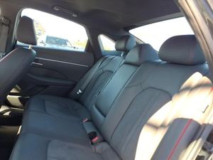 CLEAN 2020 Hy-u-n-dai So_na_ta Limited FWD - Product Image 2