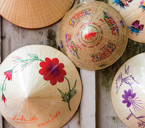 หมวกทรงกรวยเวียดนามทำด้วยมือจากใบปาล์มสำหรับชาวไร่ชาวนานักเดินทางและศิลปิน - Product Image 5