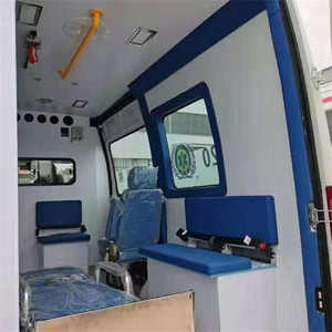 Ambulancia de Rescate de Emergencia de Eje Largo de 6 Metros con Sala de Diagnóstico y Tratamiento, Asientos de Cuero y Techo Panorámico - Product Image 6