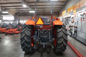 Tractor Kubota Modelo M7060HD con 64HP, 4WD, Embrague Hidráulico con Freno en Venta a Bajo Precio - Product Image 5