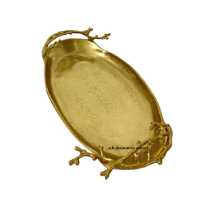 Plateau ovale élégant en aluminium moulé, design brindilles, fait main, doré, décoratif, pour table basse, buffet d'hôtel de luxe, écologique - Product Image 1