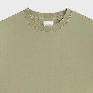 Design minimaliste, coupe décontractée et ajustée, manches courtes, col rond classique, essentiel polyvalent pour la garde-robe, parfait pour les tenues décontractées d'été. - Product Image 2