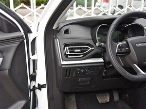 Vehículo Todoterreno de 1.5T, 5 Plazas, Gasolina, Techo Panorámico, Modelo 92, en Buen Estado - Product Image 5