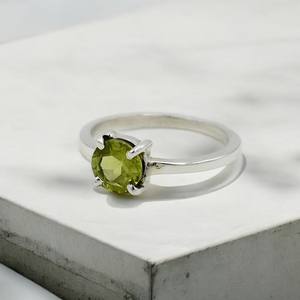 Bague péridot vert naturel déclaration bague en argent sterling 925 bijoux en pierres précieuses à facettes faits à la main - Product Image 2