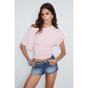 Blusa de Mujer ETHIQUET CALESTIA, Ajustada a la Cintura, Asimétrica, de Tela Suave y Elástica, con Hombros Descubiertos y Detalle de Fruncido - Product Image 6