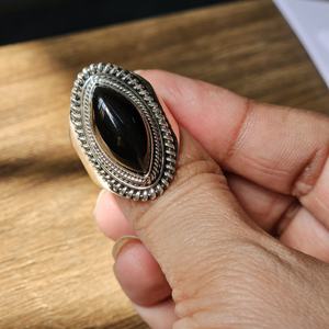 แหวนเงินอัญมณีสีดำนิลดีไซน์แบบเนปาลสำหรับงานแต่งงานหรืองานครบรอบ - Product Image 4