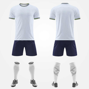 Vêtements de sport de haute qualité kit de football anti-transpiration respirant léger et durable ensemble d'uniformes de football fabricant d'uniformes personnalisés - Product Image 3