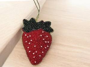 Perles suspendues en zari de fraise faites à la main, accessoire décoratif en soie et pierre pour la maison, les vêtements, les porte-clés, les cadeaux et la décoration festive - Product Image 1