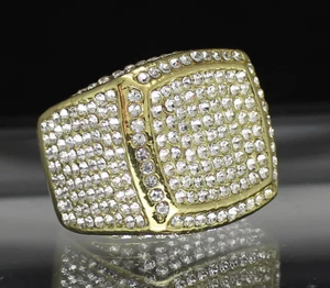 Bague de mariage en moissanite ronde de 2,50 ct plaqué or jaune 14 carats Collection de bagues en moissanite uniques carrées roses - Product Image 1