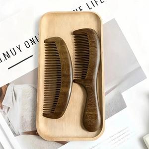 Peine de madera de sándalo natural con logotipo personalizado para salón de casa peine de madera con mango de madera de F S International - Product Image 3