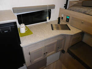 Glissière 4WD personnalisée sur les campeurs de ramassage adaptés aux cabines simples - Product Image 4