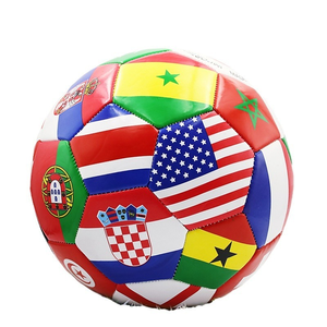 Ballon de football en cuir PU cousu à la machine, taille 5, écologique, personnalisable, pour entraînement et matchs, avec impression de drapeaux nationaux - Product Image 5