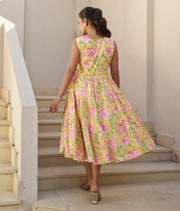 Robe d'été indienne pour femmes, en coton doux, imprimé floral, faite à la main, style indien, longueur genou, cadeau personnalisé - Product Image 4