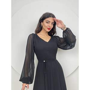 Robe trapèze en mousseline de soie à col en V avec taille naturelle 1032 - Product Image 1