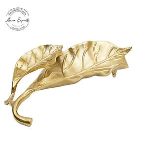 Bandeja decorativa de latón con forma de hoja doble con acabado pulido, ideal para centro de mesa, regalo, acento de entrada y Decoración de mesa - Product Image 1