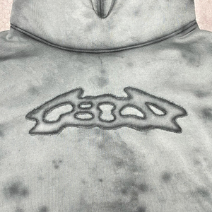 เสื้อฮู้ดดี้ปักลายแบบกำหนดเอง สไตล์วินเทจฟอกสี ลุคสตรีทแวร์ทรงบ็อกซี่ ผ้าฟลีซสำหรับผู้ชาย ดีไซน์ไม่ซ้ำใคร - Product Image 6