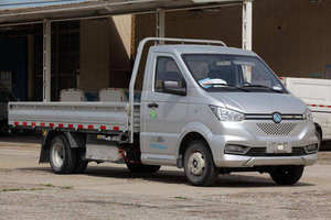 Camión de Carga Ligero Dongfeng 4x2, Mini Camión de Doble Cabina para Transporte y Logística con Autonomía de 601-700 km y Potencia de Motor de 200-250 kW - Product Image 2
