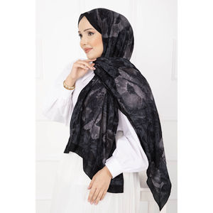 Série d'écharpes en bambou à motif floral en noir – Élégant foulard et cache-cou - Product Image 2