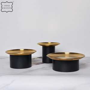 Plateau de service en métal rond décoratif de luxe écologique à fond plat en acier inoxydable avec plaque en cuivre et or - Product Image 6