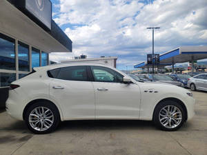 2022 Limpiamente USADO Maserati Levante GT - Product Image 4
