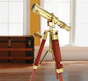 Telescopio de Latón Grabado a Mano con Base de Madera, Hecho a Mano, el Mejor Artículo para Regalo - Product Image 2