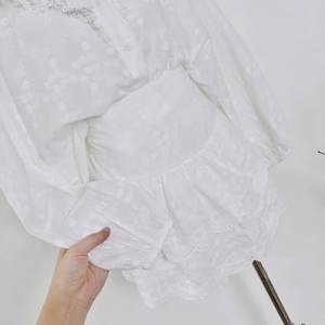 Ensemble chemisier à manches longues en dentelle blanche et mini-jupe pour femme, vêtements décontractés - Product Image 6