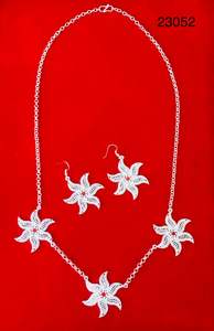 Joyería de Imitación de Diseño para Mujer, Juego de Collar Floral Chapado en Oro con Colgante de Piedra Roja y Pendientes a Juego para Regalos de Boda - Modelo - Product Image 2