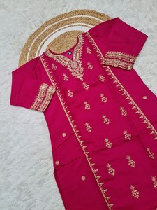 Conjunto de tela superior Salwar Kameez bordado Chanderi para mujer con codificación de secuencias para ocasiones de fiesta - Product Image 5