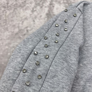 Sudadera con Capucha Personalizada de Estilo Urbano, 100% Algodón, Corte Regular, Parches Bordados, Diseño de Pedrería para Hombre - Product Image 4