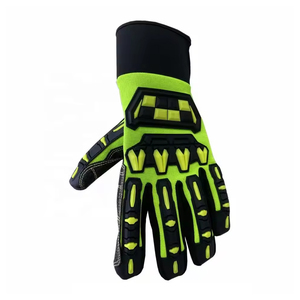 Fabriqué au <span class=keywords><strong>Pakistan</strong></span> Gants d'impact Tpr de haute qualité en cuir et caoutchouc résistants aux chocs Gants noirs/jaunes