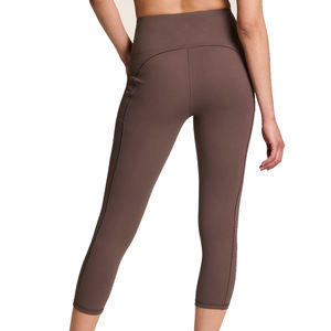 Leggings Capri taille haute pour femmes de qualité supérieure Vente en gros Usine Personnalisable Doux Confortable Tricoté Pantalon De Yoga D'entraînement Décontracté OEM - Product Image 6