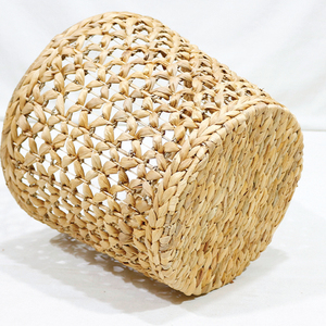 ถังขยะหรือกระถางต้นไม้ทรงกลมแบบสานจากผักตบชวา ดีไซน์เรียบง่าย สไตล์มินิมอล ยี่ห้อ Artex Dong Thap - Product Image 4