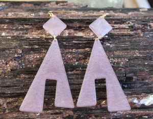 <b>Top</b> Demanded Modern Resin <b>Earrings</b> for Ladies Elegant Jewelry Use for All Occasions Available At Wholesale Price - Product Image 3