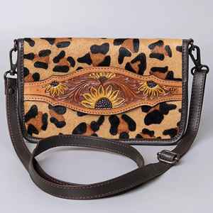 Vente en gros de bracelets en cuir de fourrure de vachette de qualité supérieure sac à bandoulière Western usiné pour femmes en cuir véritable automne - Product Image 3