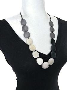 Resin Jewelry Necklace Modern Stylish Trendy Style with Smart Locket Beads Chain - Product Image 4