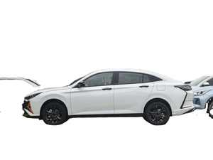 Sedán Chino Usado Barato de 1.5T, 4 Puertas, 5 Plazas, en Perfecto Estado, Compacto, 180 km/h, Gasolina, Caja de Cambios Automática, Color Oscuro, en Venta - Product Image 6