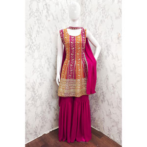 Vestido Sharara tradicional de trabajo intrincado hecho a mano para fiestas para compromisos Navratri Mehendi y reuniones culturales - Product Image 1