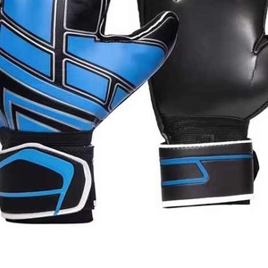 Gants de gardien de but légers Tech à des fins de match et d'entraînement Conception et logo personnalisés - Product Image 2
