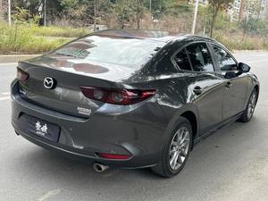 Mazda 3 Axela 2021 2.0L Auto Premium Sport Edition, Volante a la Izquierda, Interior Oscuro, Neumáticos R18, Asientos de Tela, ¡Gran Venta! - Product Image 2