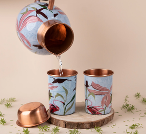 AK Jarra de cobre con estampado floral de latón con 2 vidrios en acabado multicolor Juego de 3 al mejor precio para vajilla/utensilios de cocina - Product Image 3