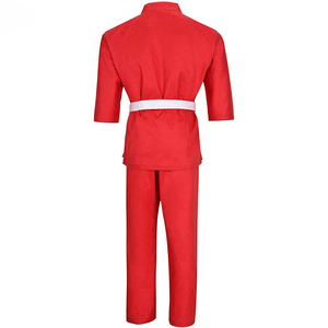 Uniformes d'entraînement de karaté de haute qualité à séchage rapide et respirants en rouge, vente flash pour les arts martiaux, uniforme de karaté à vendre - Product Image 2