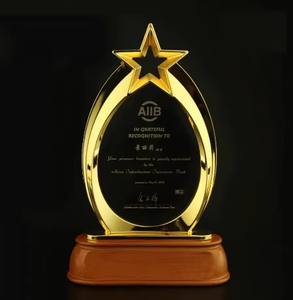 Trophées et plaques en forme de feuille en verre cristal étoiles claires personnalisées de haute qualité avec logo personnalisé - Product Image 2