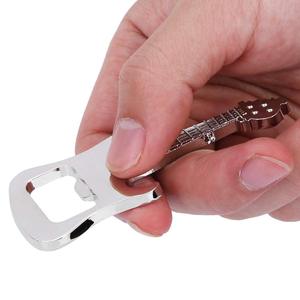 Herramienta de barra de metal para abrebotellas de guitarra Rockstar para amantes de la música - Product Image 1
