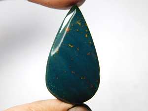 อัญมณีทรงลูกแพร์ที่หายากทรงหลังเบี้ยหินบลัดสโตนจากธรรมชาติทำด้วยมือ - Product Image 2