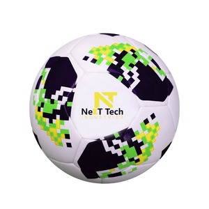 Ballon de football d'entraînement Next Tech Industries en matériau PU pour l'entraînement avec design personnalisé et logo personnalisé - Product Image 3