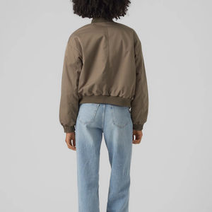 OEM personalizado de las mujeres de vuelo de la chaqueta de alta calidad a prueba de agua de talla grande Nuevo diseño recortado gimnasio Bomber chaquetas personalizadas - Product Image 2