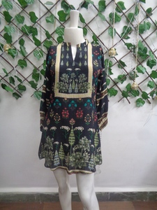Tunique longue Kurti imprimée numérique élégante à la mode indienne pour femmes, parfaite pour les mariages de fête, personnalisée en Inde - Product Image 3