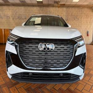 Audi Q4 e-tron 2023 en parfait état - Product Image 1