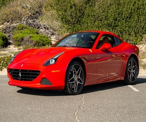 Offre exceptionnelle : Ferrari California T 2017, prête à être expédiée - Product Image 1