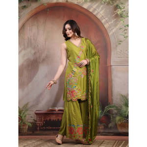 Conjunto de Kurta Sharara de Viscosa Satinada con Bordado Verde y Dupatta - Product Image 3